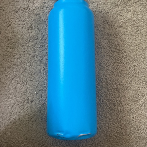 40 oz bright blue hydroflask - Picture 3 of 3